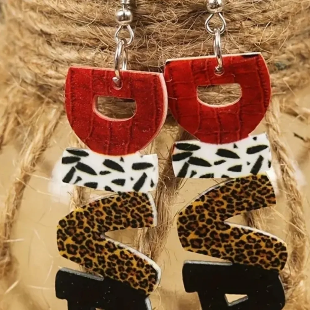 Statement Pair of Women's Earring With Leopard Print All-Season Gif